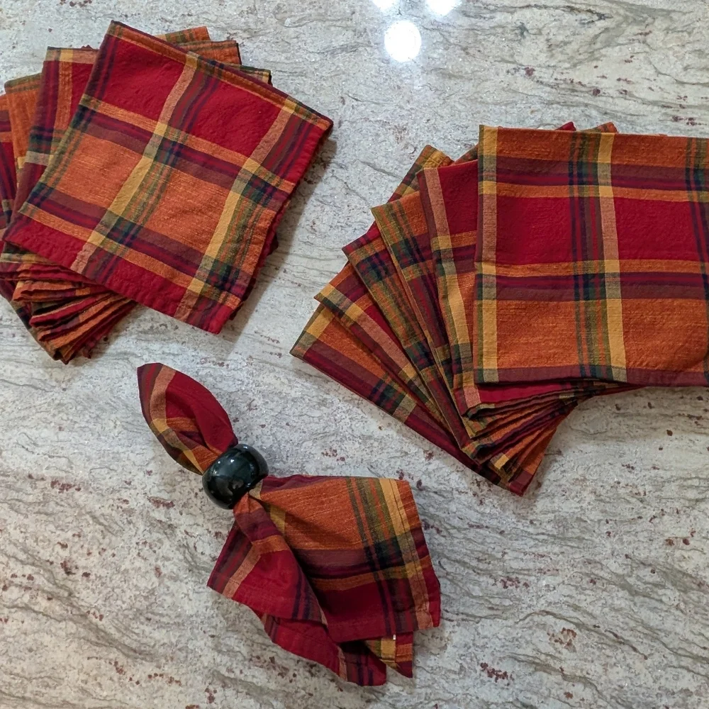 Pier One Napkins Plaid Red Green Holiday Lot Of 14 Great Condition